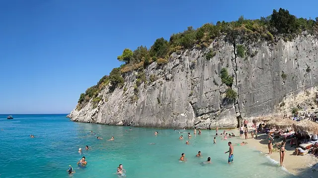 Xigia Sulfur Beach in Zakynthos, featuring a mixed shoreline with moderate water conditions