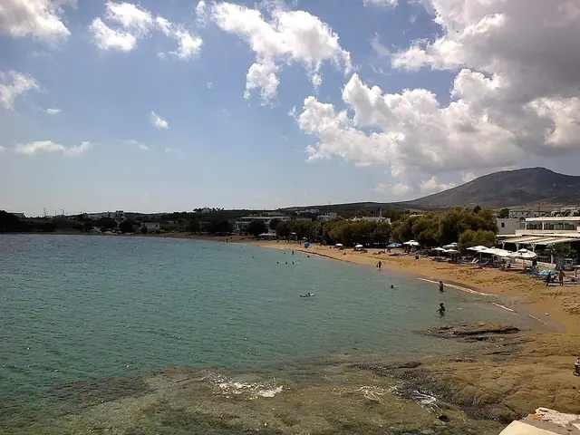 Logora Beach, Paros