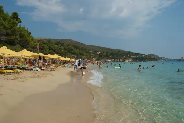 Makris Gialos beach in Zakynthos, featuring a mixed shoreline with moderate water conditions