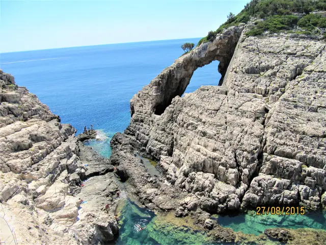 Korakonisi beach in Zakynthos with moderate water conditions